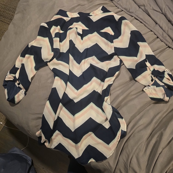 Chevron Patterned Tunic Top - Picture 3 of 10